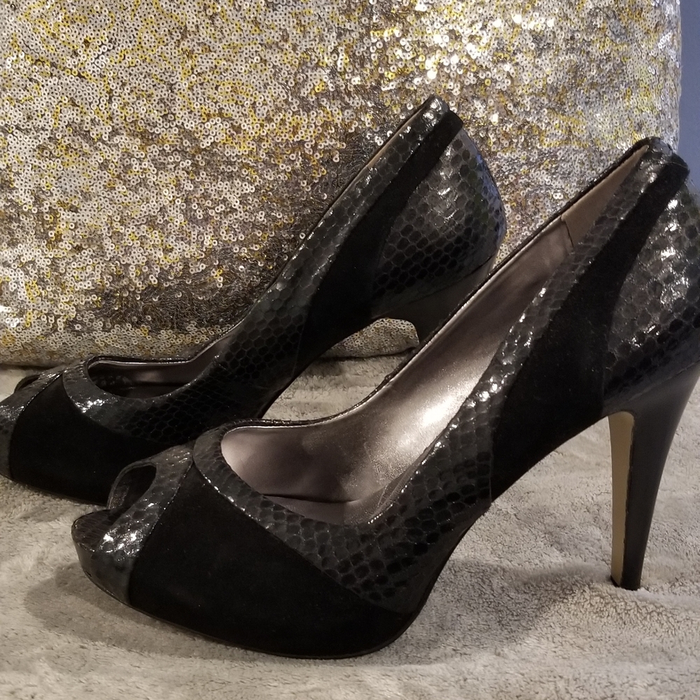 NWOT Nine West Black Heels size 10